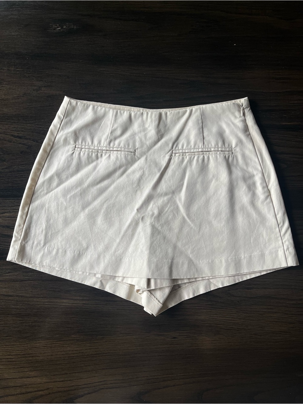 Dynamite Cream Women's Skort with Faux Welt Pockets